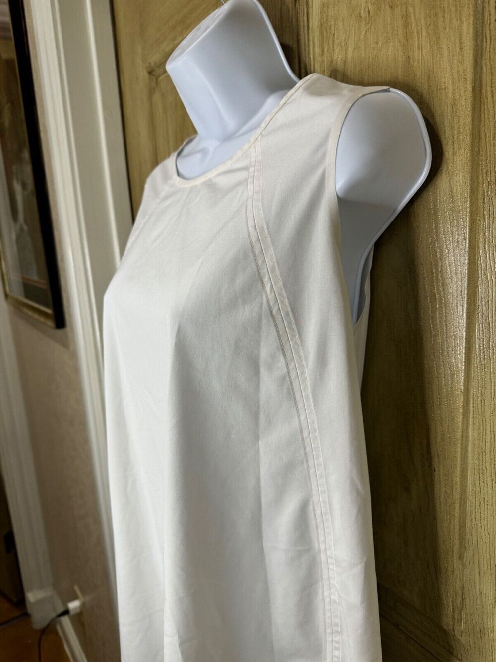 Athleta Zephyr Tank Top Womens Medium White Featherweight Stretch Gym - Picture 3 of 6